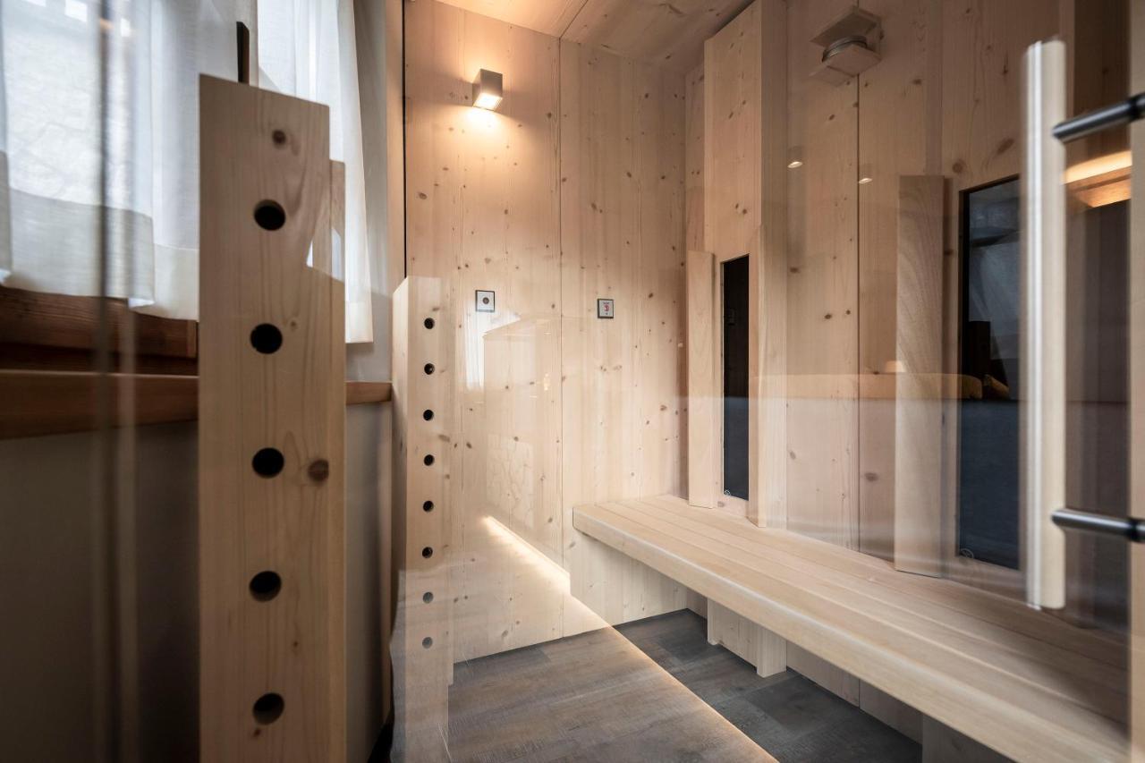 Post Alpina - Family Mountain Chalets San Candido Bagian luar foto