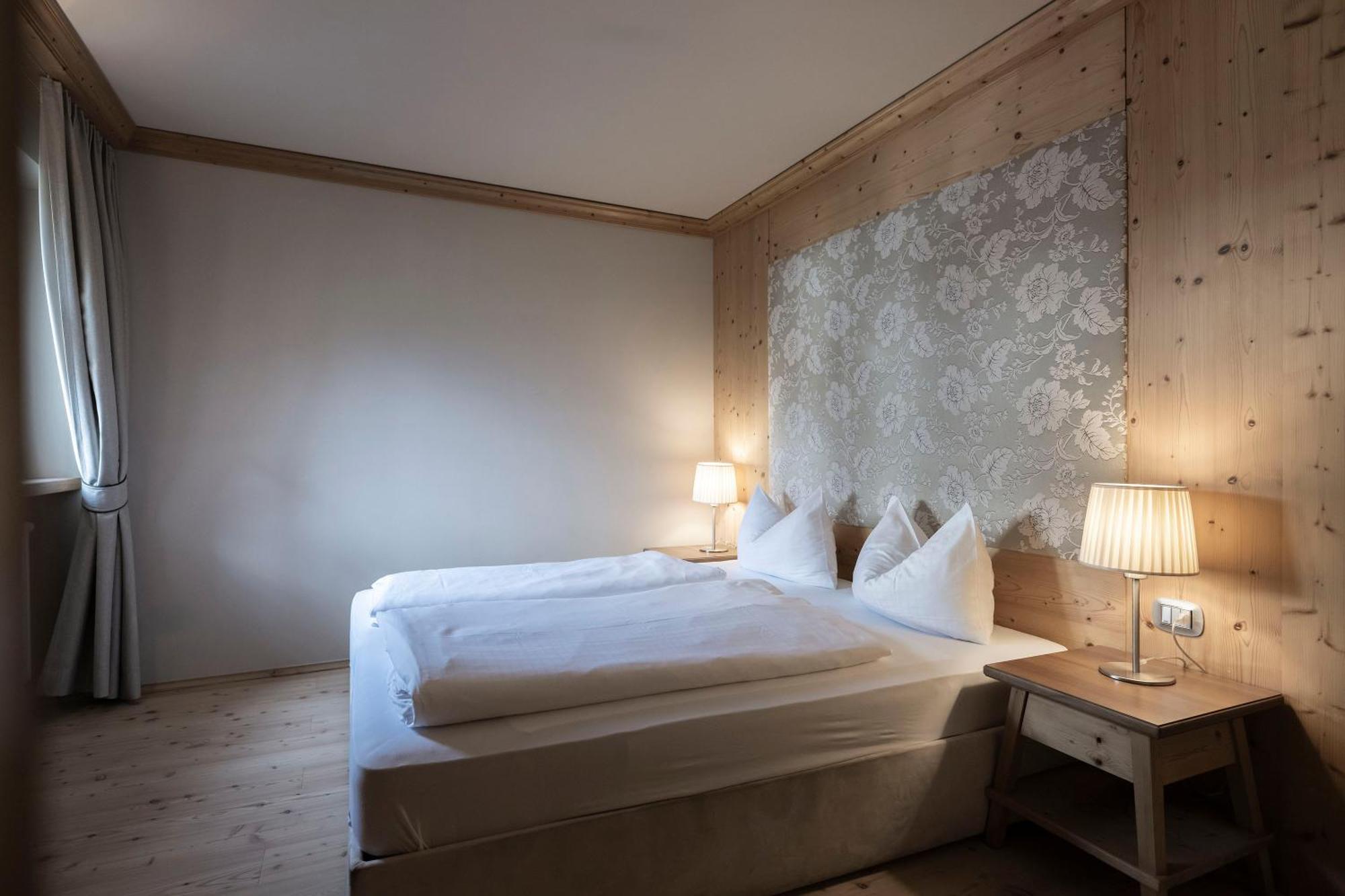Post Alpina - Family Mountain Chalets San Candido Bagian luar foto