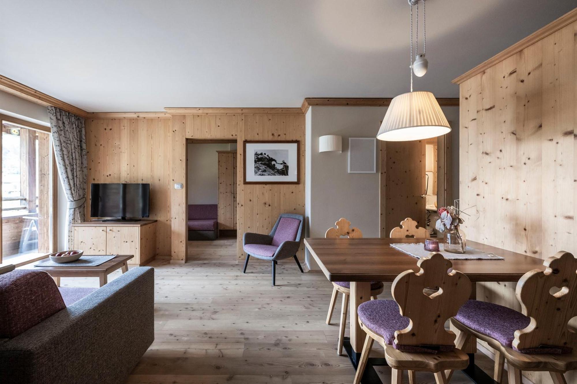 Post Alpina - Family Mountain Chalets San Candido Bagian luar foto