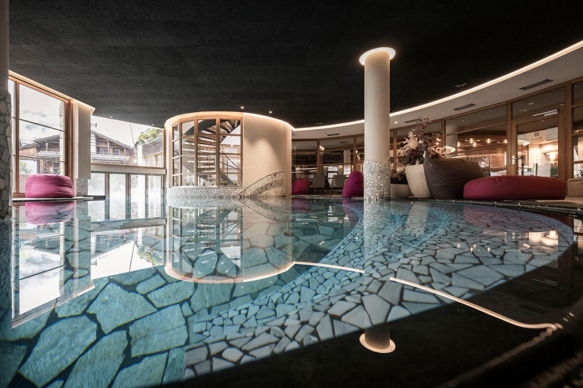 Post Alpina - Family Mountain Chalets San Candido Bagian luar foto