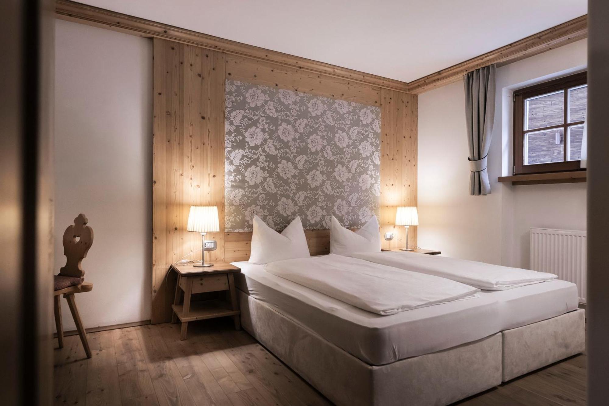 Post Alpina - Family Mountain Chalets San Candido Bagian luar foto