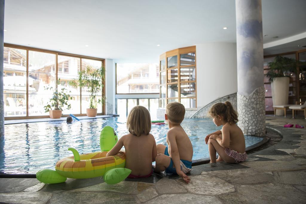 Post Alpina - Family Mountain Chalets San Candido Bagian luar foto