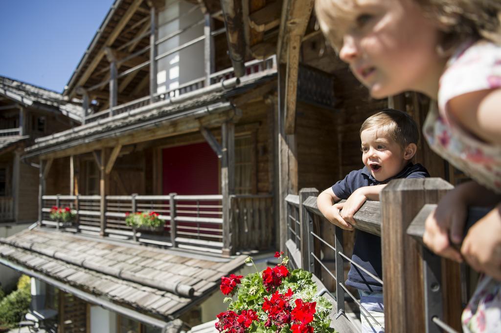 Post Alpina - Family Mountain Chalets San Candido Bagian luar foto
