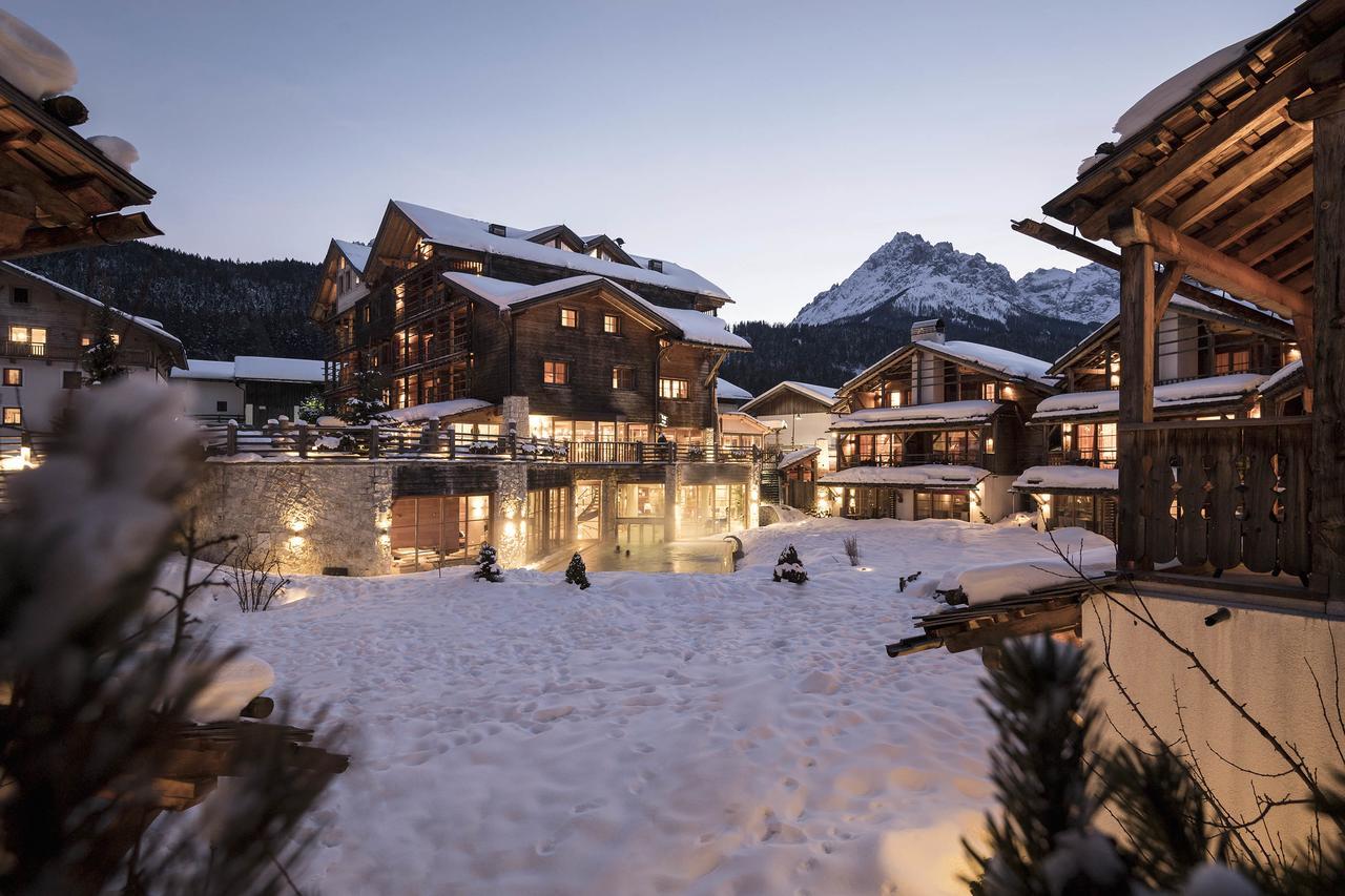 Post Alpina - Family Mountain Chalets San Candido Bagian luar foto