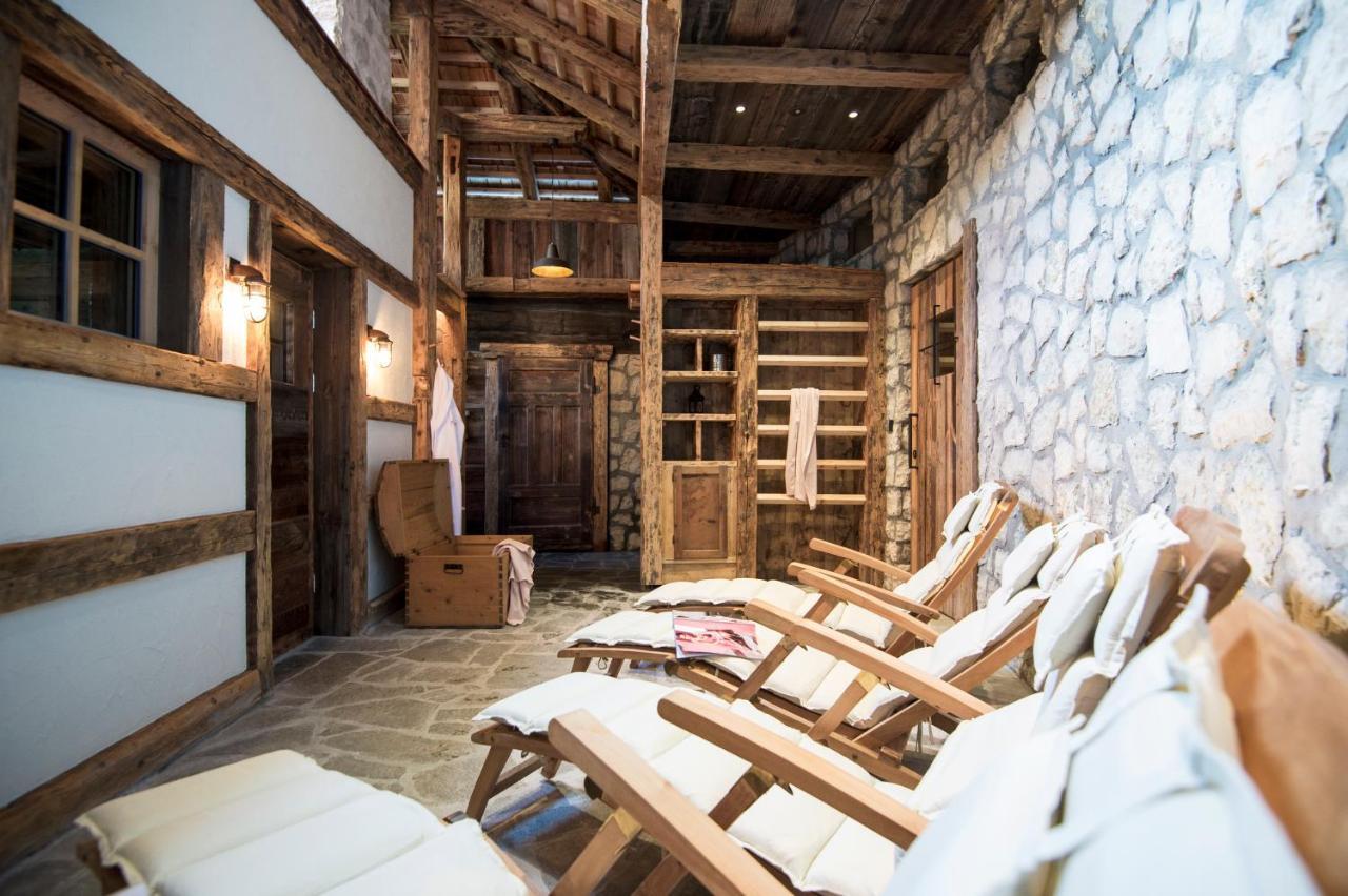 Post Alpina - Family Mountain Chalets San Candido Bagian luar foto
